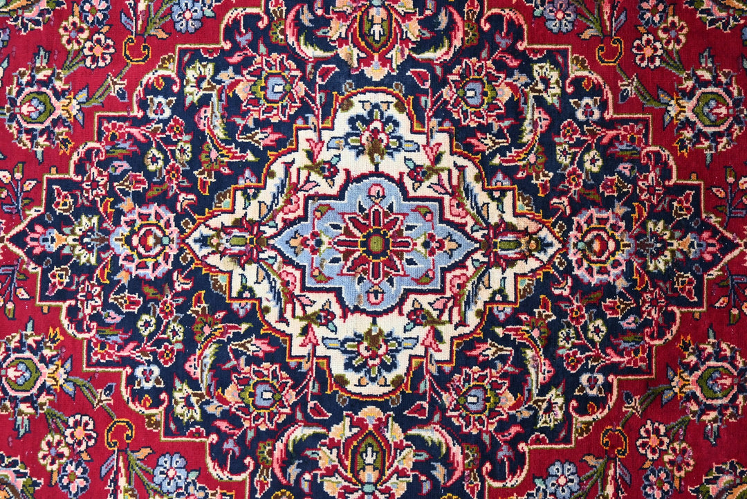 red Oversized rug 9' 3" x 12' 7"