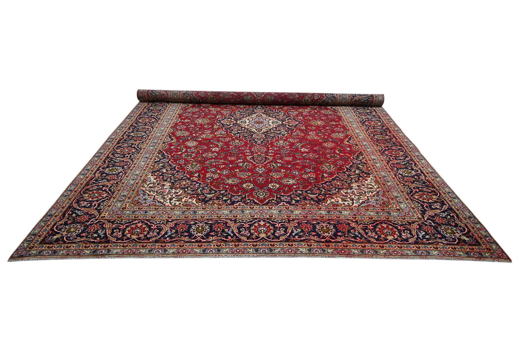 red Oversized rug 9' 3" x 12' 7"