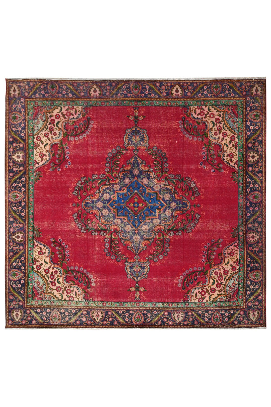 red Oversized rug 9' 6" x 9' 2"