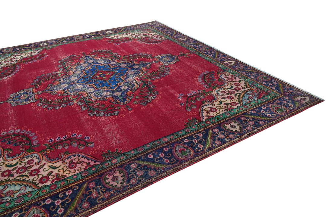red Oversized rug 9' 6" x 9' 2"