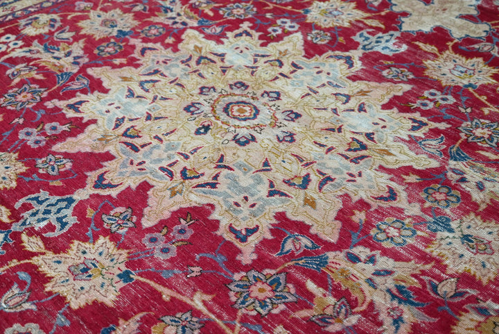 red Oversized rug 8' 8" x 12' 8"