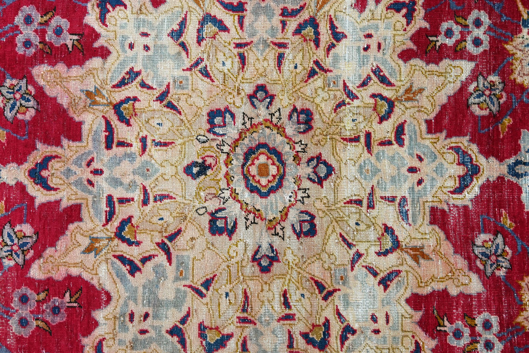 red Oversized rug 8' 8" x 12' 8"