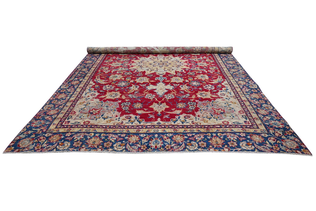 red Oversized rug 8' 8" x 12' 8"