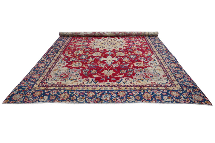 red Oversized rug 8' 8" x 12' 8"