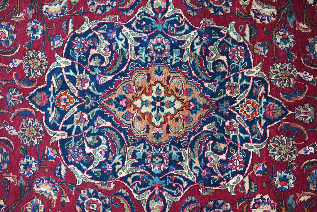 red Oversized rug 9' 7" x 12' 8"