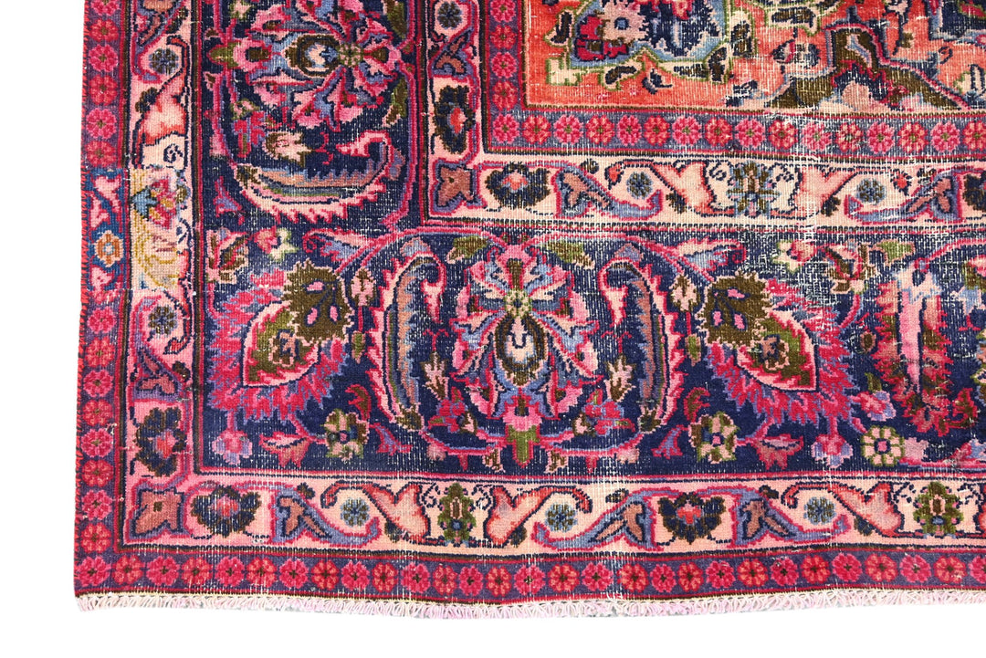 red Oversized rug 9' 1" x 12' 6"