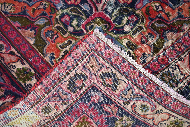 red Oversized rug 9' 1" x 12' 6"