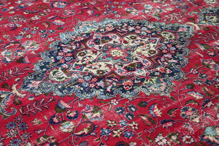red Oversized rug 9' 1" x 12' 6"
