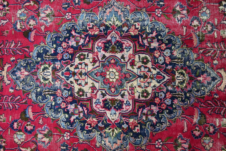 red Oversized rug 9' 1" x 12' 6"