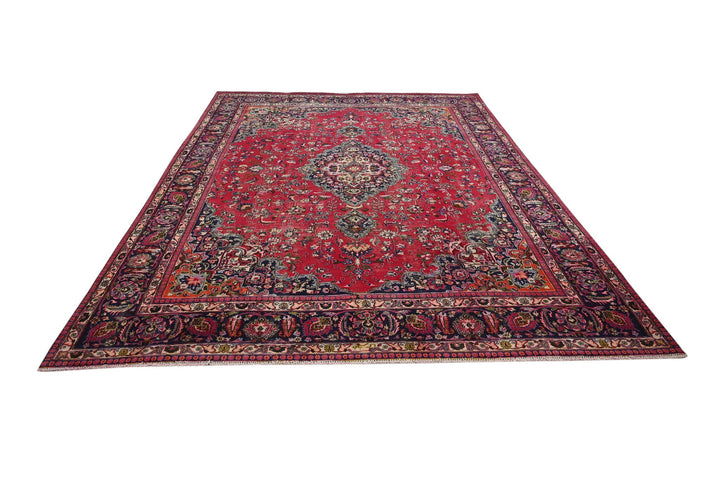red Oversized rug 9' 1" x 12' 6"