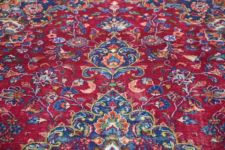 red Oversized rug 9' 3" x 12' 8"