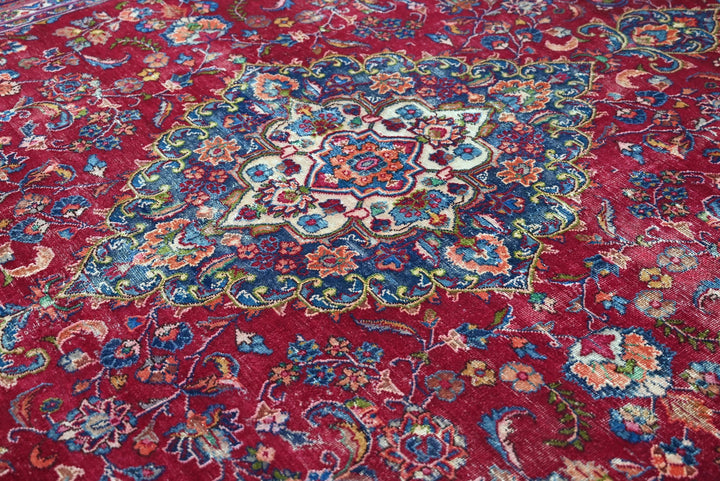 red Oversized rug 9' 3" x 12' 8"