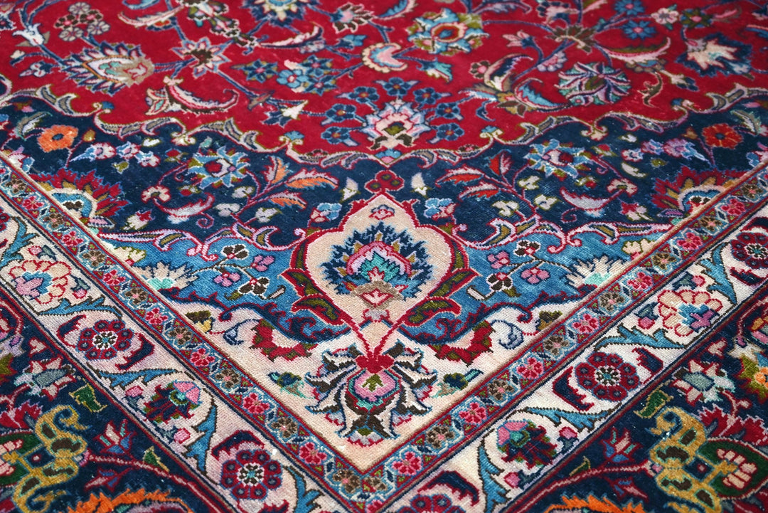 red Oversized rug 9' 8" x 13' 0"