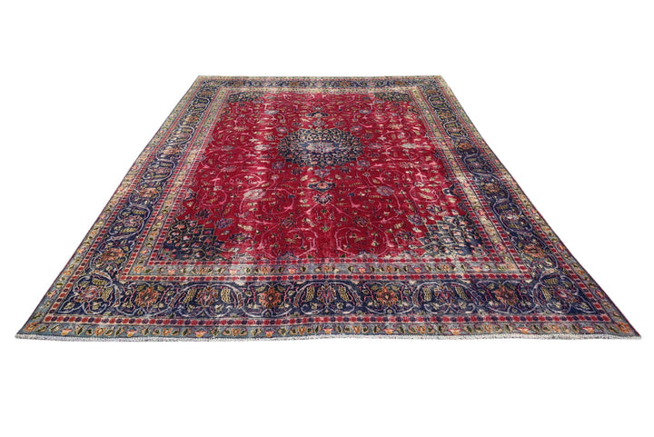 red Oversized rug 9' 1" x 12' 6"