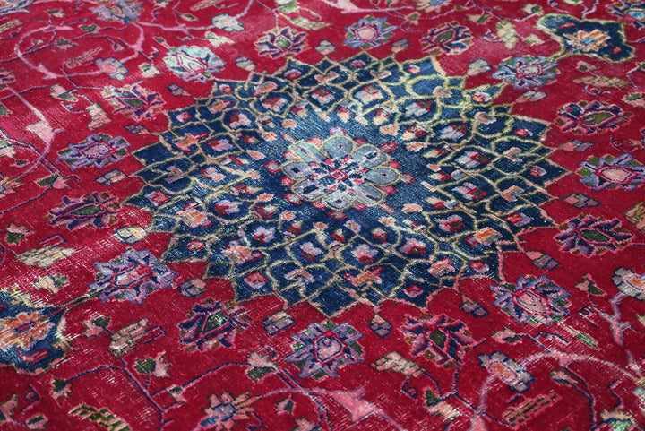 red Oversized rug 9' 1" x 12' 6"