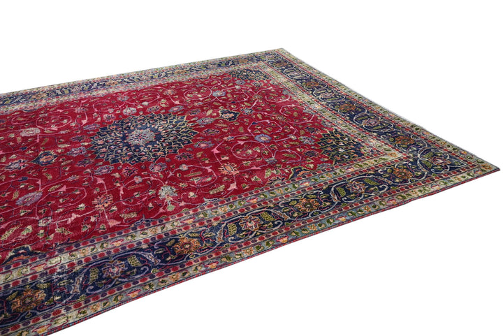 red Oversized rug 9' 1" x 12' 6"