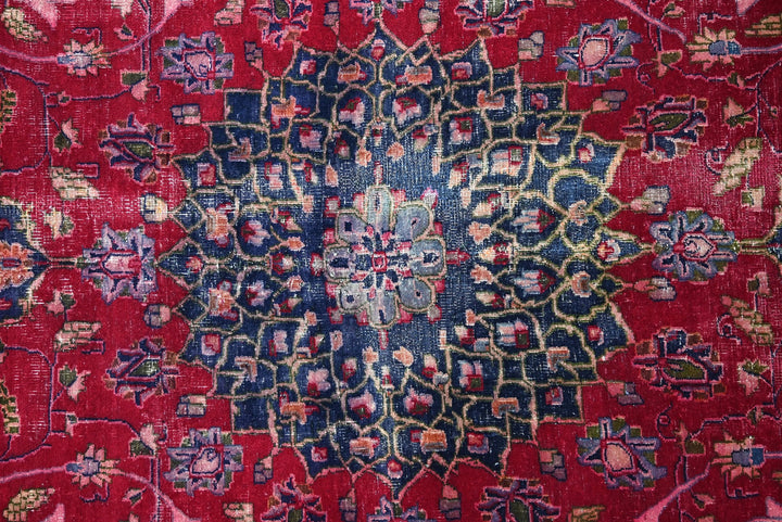 red Oversized rug 9' 1" x 12' 6"