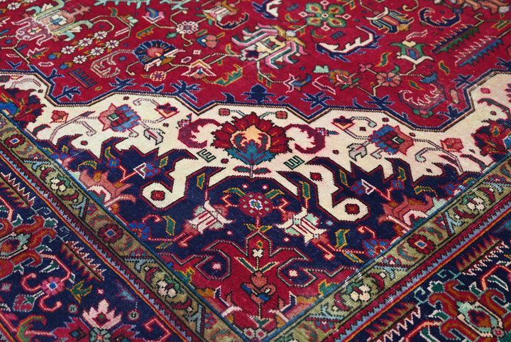 red Oversized rug 9' 2" x 11' 11"