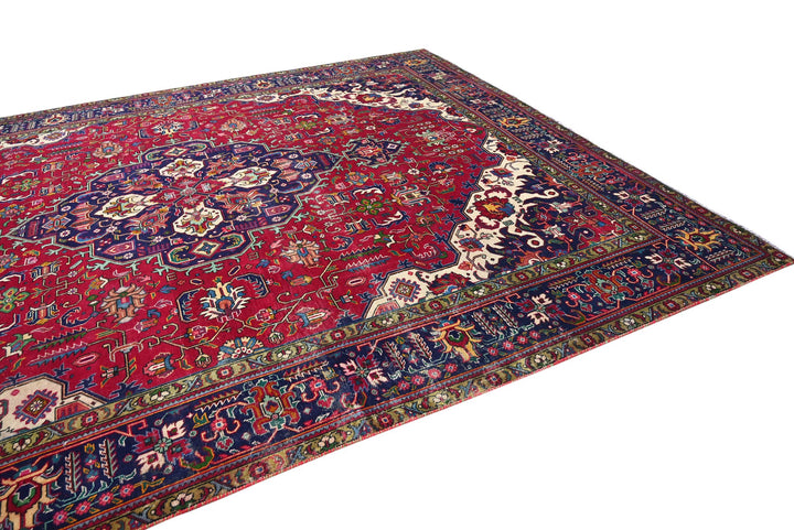 red Oversized rug 9' 2" x 11' 11"