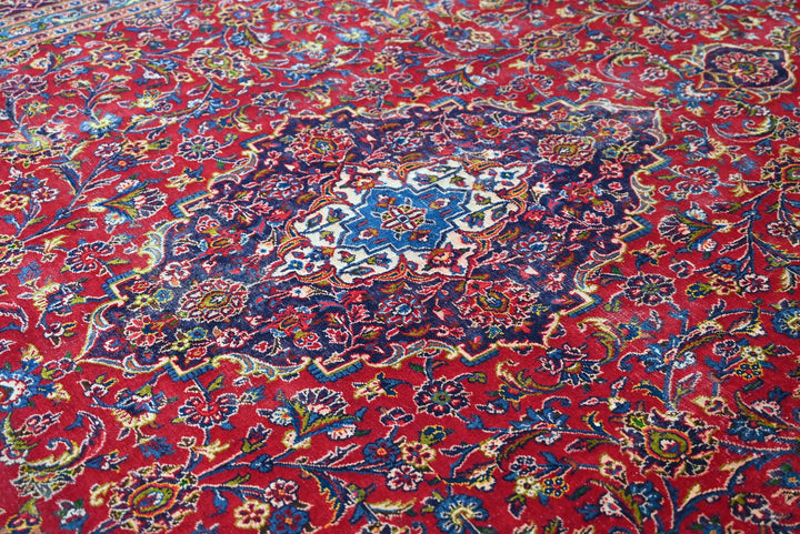 red Oversized rug 9' 4" x 13' 1"