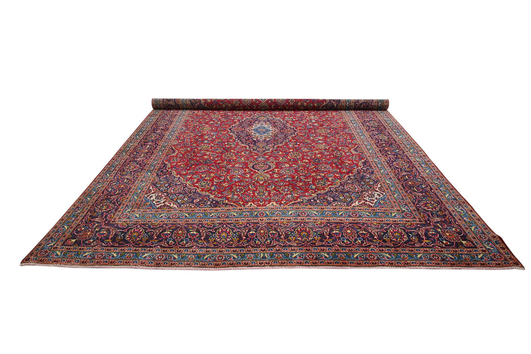 red Oversized rug 9' 4" x 13' 1"