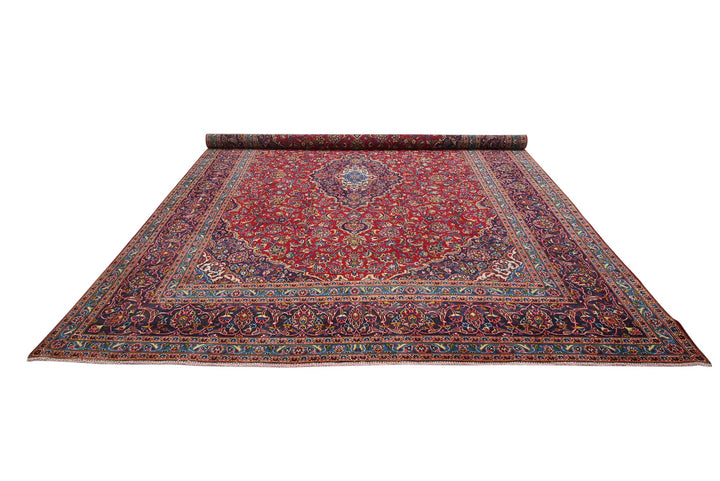 red Oversized rug 9' 4" x 13' 1"