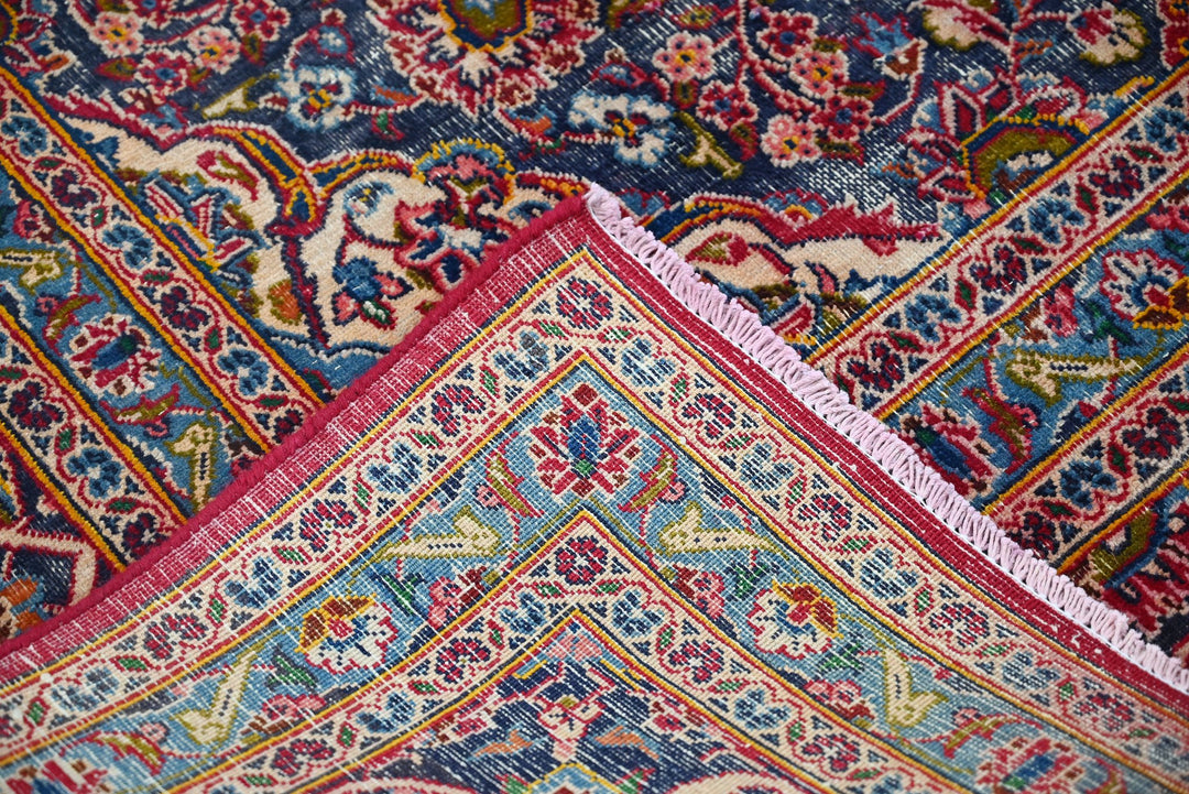 red Oversized rug 9' 3" x 12' 8"