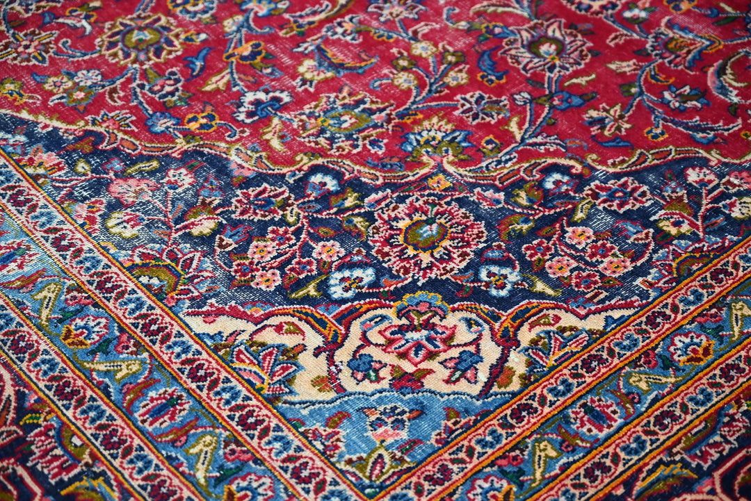 red Oversized rug 9' 3" x 12' 8"