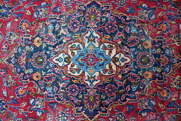 red Oversized rug 9' 3" x 12' 8"