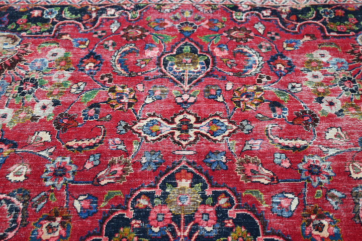 red Oversized rug 9' 6" x 13' 2"