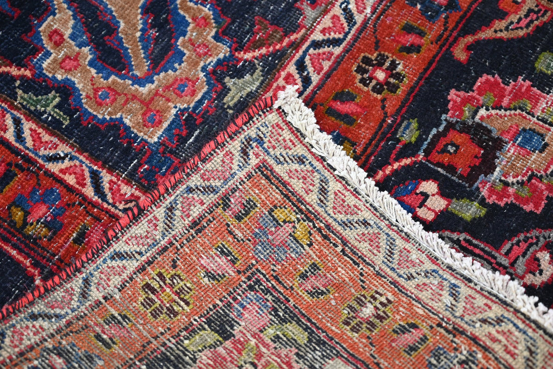 red Oversized rug 9' 6" x 13' 2"