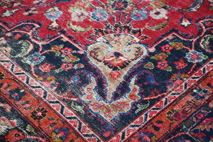 red Oversized rug 9' 6" x 13' 2"