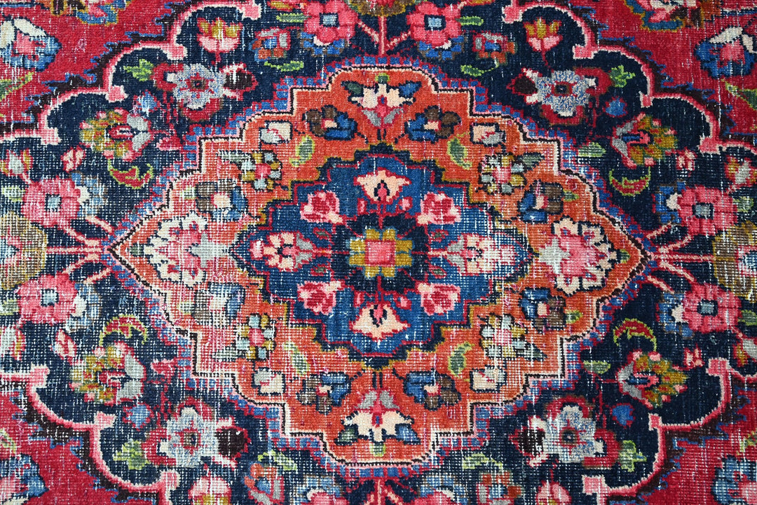 red Oversized rug 9' 6" x 13' 2"