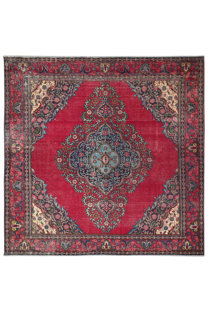 red Oversized rug 9' 4" x 9' 4"