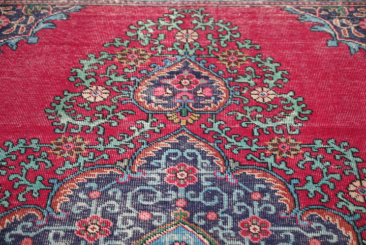 red Oversized rug 9' 4" x 9' 4"