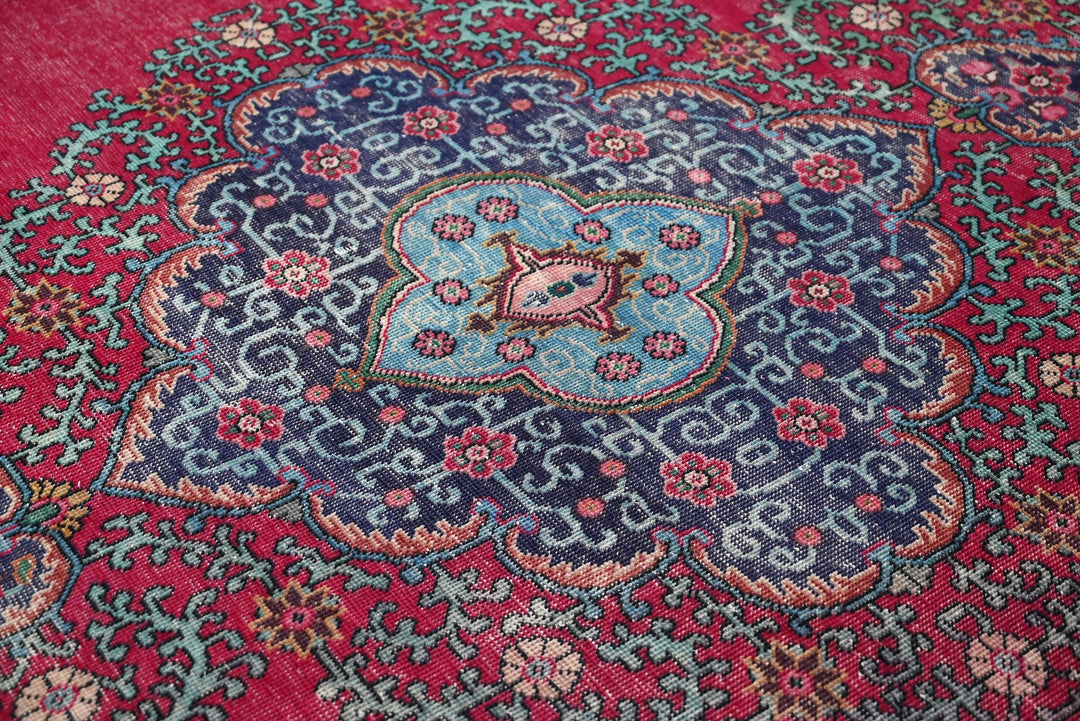 red Oversized rug 9' 4" x 9' 4"