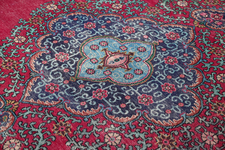 red Oversized rug 9' 4" x 9' 4"