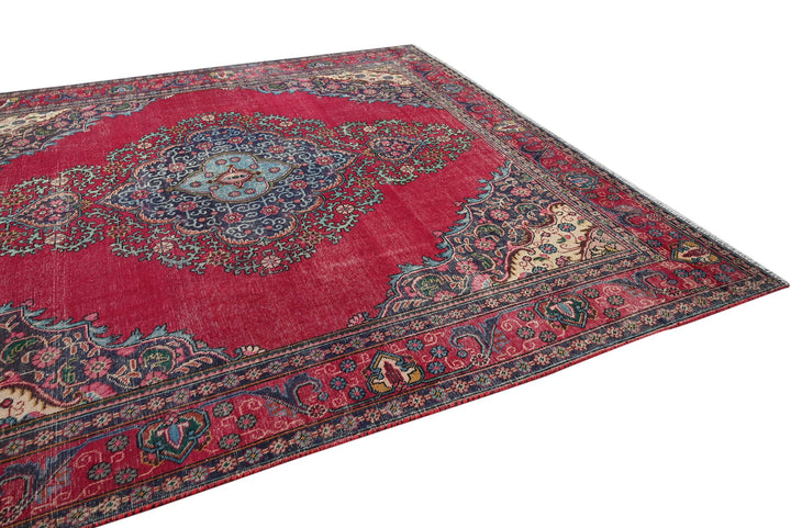 red Oversized rug 9' 4" x 9' 4"