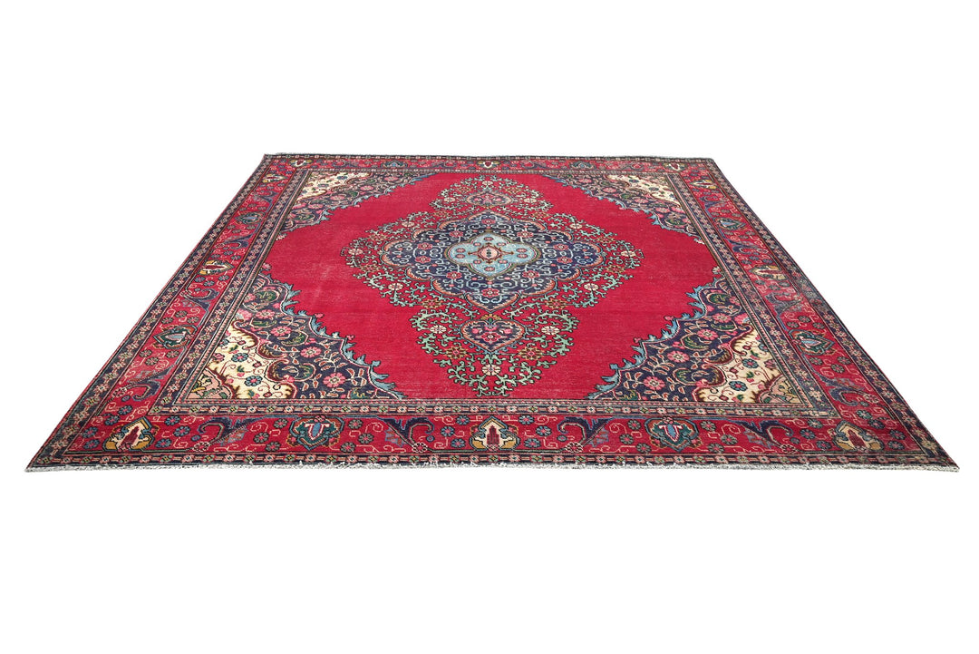 red Oversized rug 9' 4" x 9' 4"