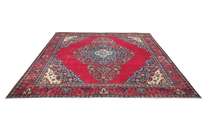 red Oversized rug 9' 4" x 9' 4"