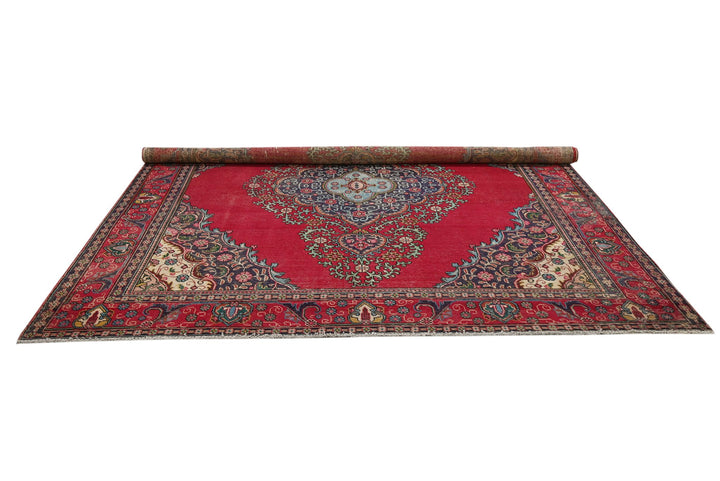 red Oversized rug 9' 4" x 9' 4"