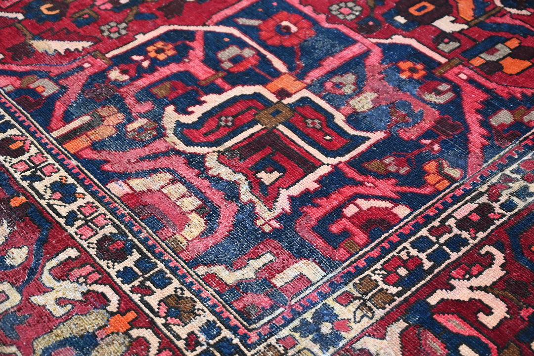 red Oversized rug 9' 8" x 11' 7"
