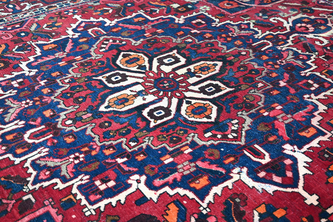 red Oversized rug 9' 8" x 11' 7"