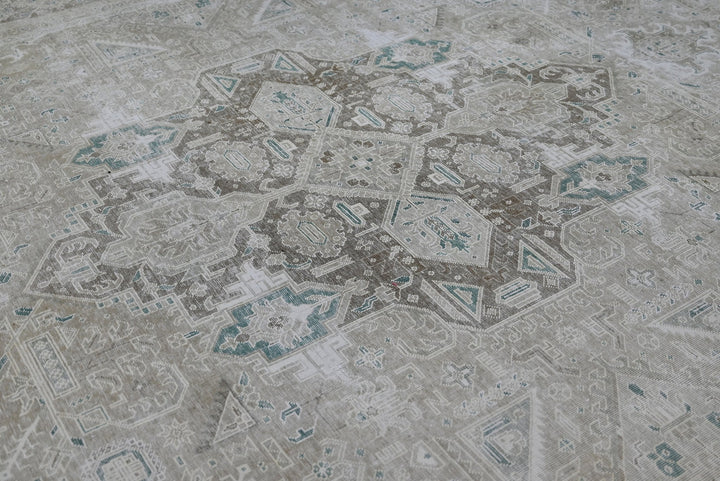 gray Oversized rug 9' 3" x 12' 7"