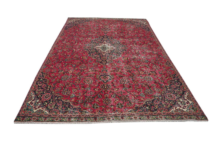 red Large rug 6' 5" x 9' 9"