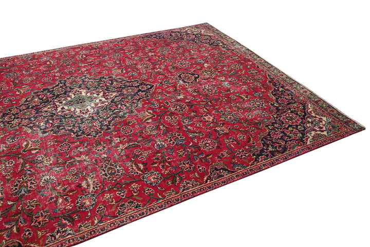 red Large rug 6' 5" x 9' 9"
