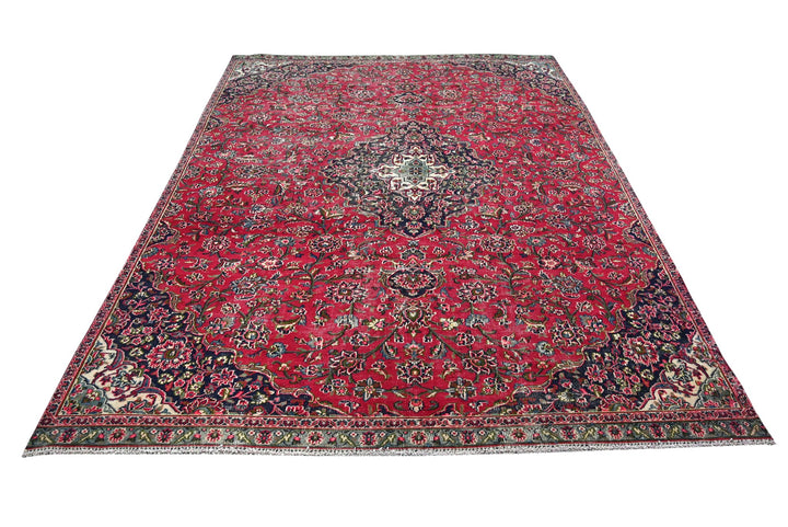 red Large rug 6' 5" x 9' 9"