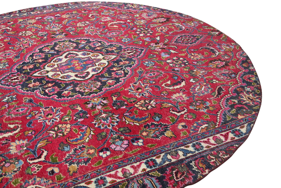 red Large rug 8' 4" x 8' 4"