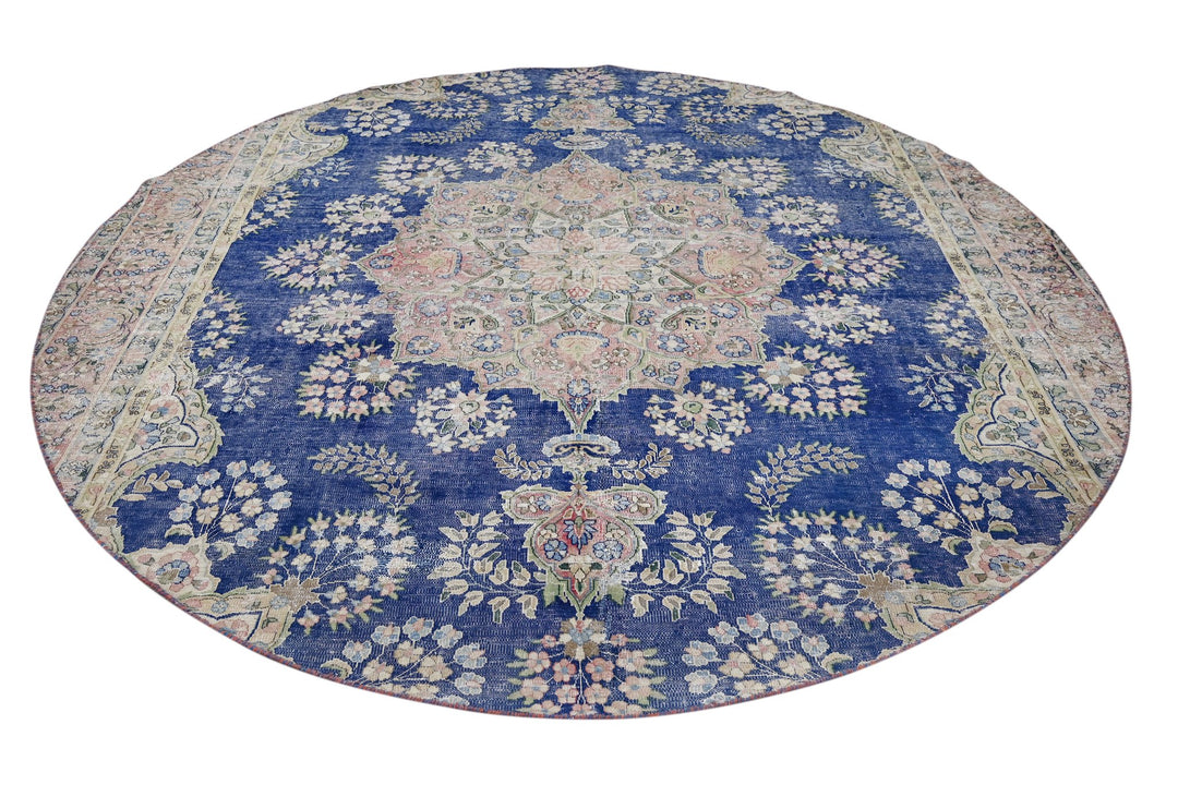 blue Large rug 8' 6" x 8' 6"
