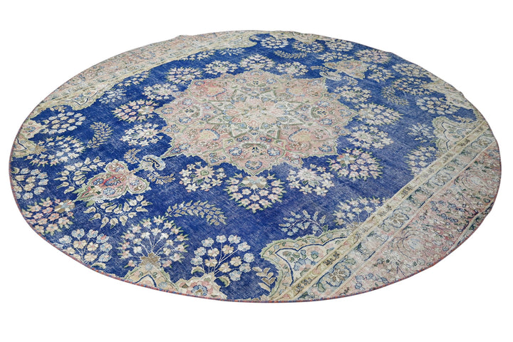 blue Large rug 8' 6" x 8' 6"